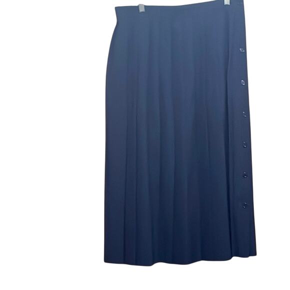 Counterparts Navy Blue Pleated Skirt. 16 - Picture 1 of 4